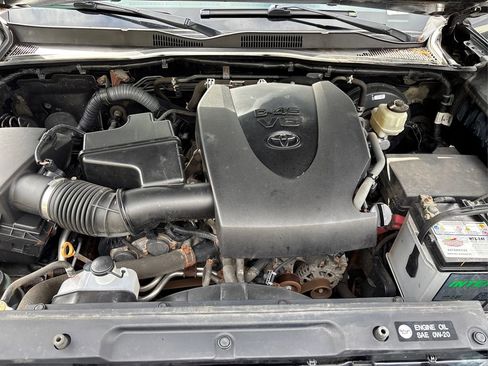 Used 2017 Toyota Tacoma Limited image 12