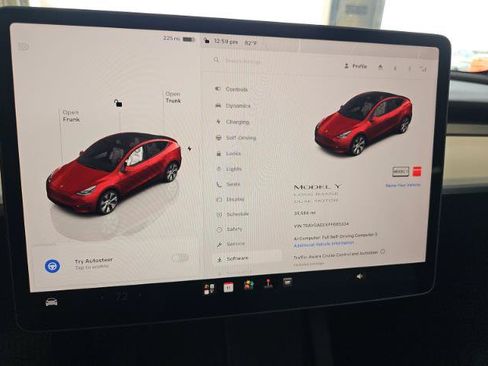 Used 2023 Tesla Model Y AWD image 3