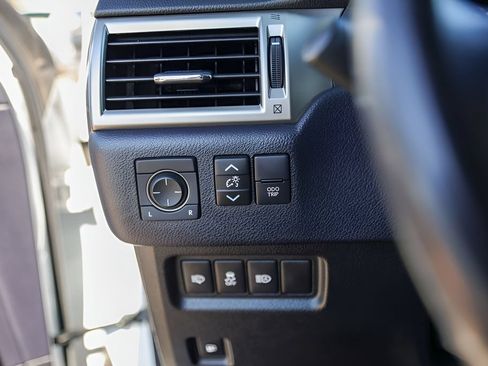 Used 2020 Lexus GX 460 Premium AWD/4WD image 18