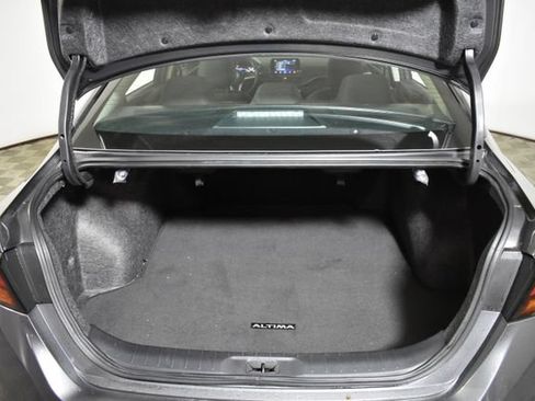 Used 2025 Nissan Altima 2.5 SV FWD image 30