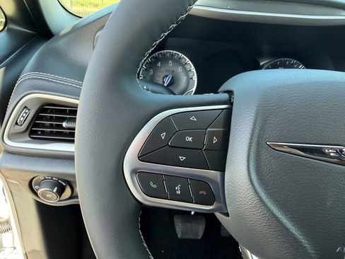 New 2026 Chrysler Pacifica Select FWD image 17