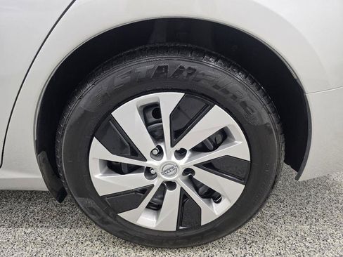 Used 2024 Nissan Altima 2.5 S FWD image 34