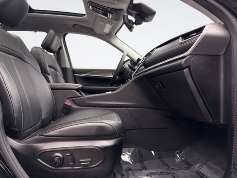 Used 2023 Jeep Grand Cherokee Limited w/ Luxury Tech Group II image 19