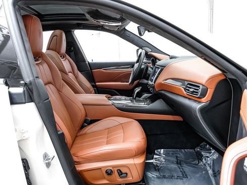 Used 2019 Maserati Levante S GranSport image 29