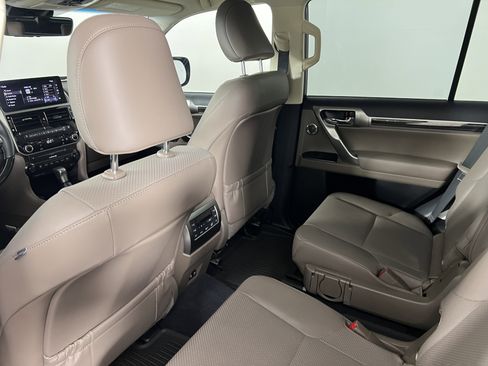 Used 2022 Lexus GX 460 Luxury w/ Sport Design Package image 20