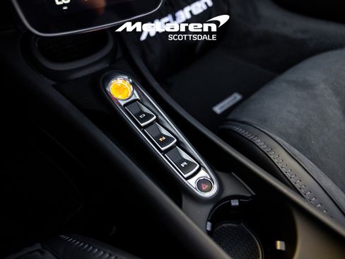 Used 2025 McLaren Artura Spider image 29