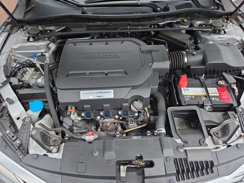 Used 2017 Honda Accord Touring image 33