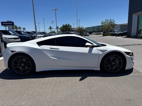 Used 2017 Acura NSX AWD/4WD image 4
