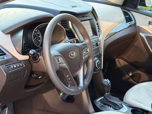 Used 2017 Hyundai Santa Fe Sport FWD image 12
