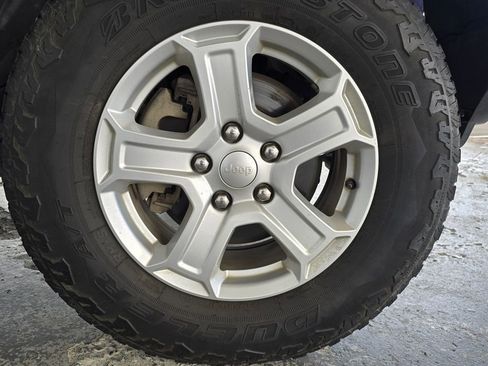 Used 2023 Jeep Wrangler Unlimited Sport AWD/4WD image 35