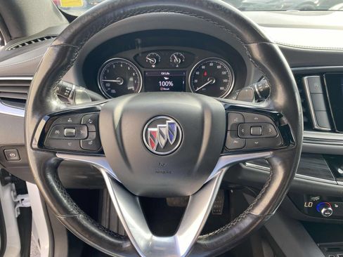 Used 2022 Buick Enclave Essence FWD image 19