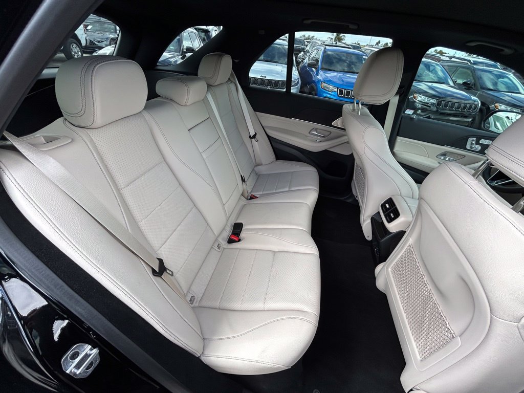 Used 2025 Mercedes-Benz GLE 450e 4MATIC image 33