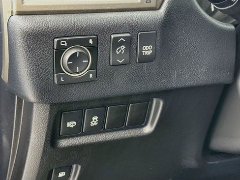 Used 2017 Lexus GX 460 Premium w/ Premium Package AWD/4WD image 16