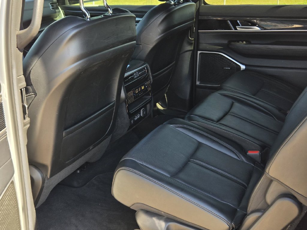 Used 2022 Jeep Wagoneer Series II RWD image 32