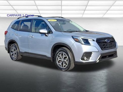 Used 2023 Subaru Forester Premium image 1