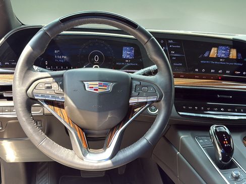 Certified 2024 Cadillac Escalade Premium Luxury w/ LPO, Floor Liner Package AWD/4WD image 37