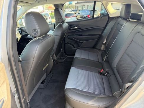 Used 2025 Chevrolet Trax LT w/ Driver Confidence Package image 30