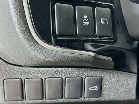 Used 2019 Mitsubishi Outlander SEL image 17