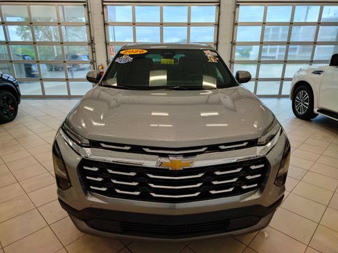 Used 2026 Chevrolet Equinox LT FWD image 8