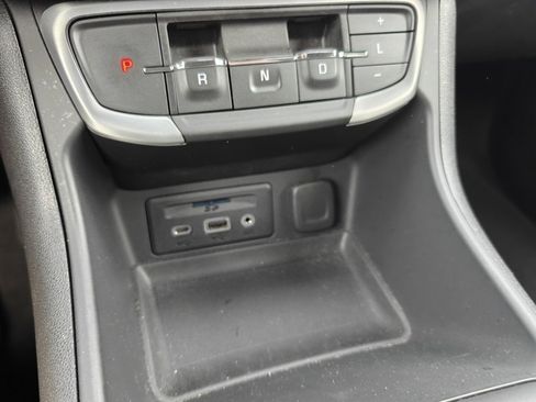 Used 2022 GMC Terrain SLT w/ Tech Package image 14