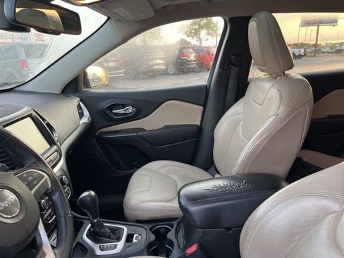 Used 2016 Jeep Cherokee Limited FWD image 10