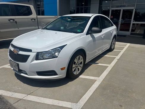 Used 2014 Chevrolet Cruze LS FWD image 1