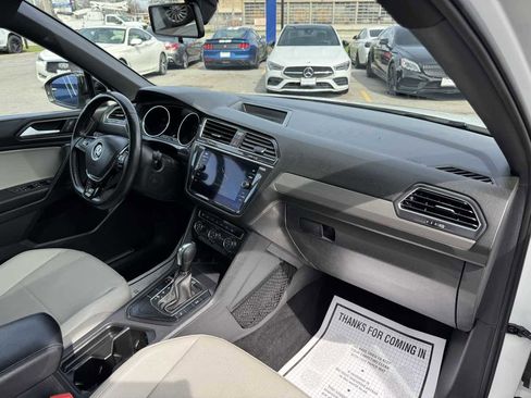 Used 2021 Volkswagen Tiguan SE R-Line image 29