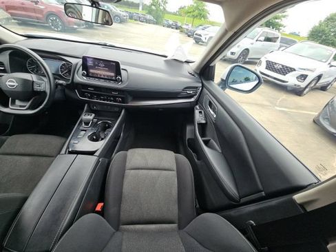 Used 2025 Nissan Rogue SV FWD image 23