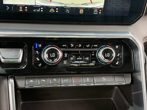 Certified 2025 GMC Sierra 1500 Denali AWD/4WD image 30
