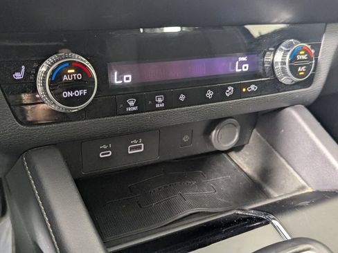 Used 2024 Mitsubishi Outlander SE FWD image 21
