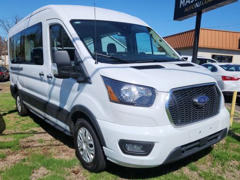 Used 2023 Ford Transit 350 XLT image 4