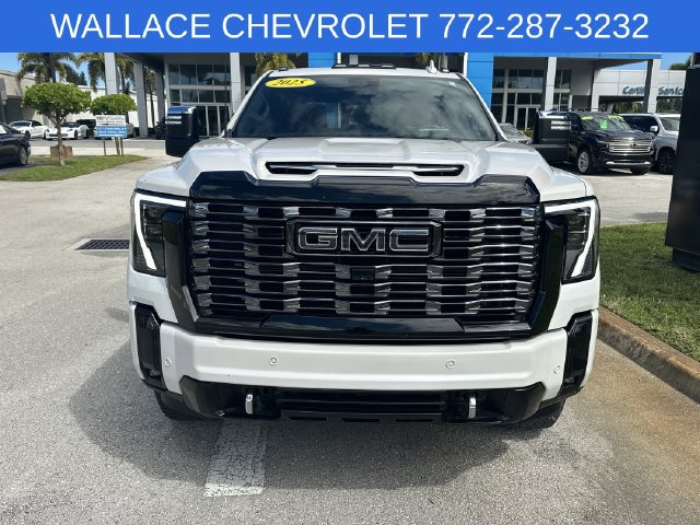 Used 2025 GMC Sierra 3500 Denali Ultimate AWD/4WD image 4