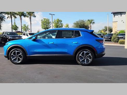 New 2026 Chevrolet Equinox EV LT image 16