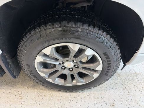 Used 2023 Chevrolet Silverado 1500 High Country w/ Technology Package image 14