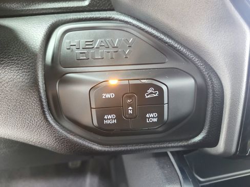 Used 2025 RAM 2500 Laramie AWD/4WD image 27