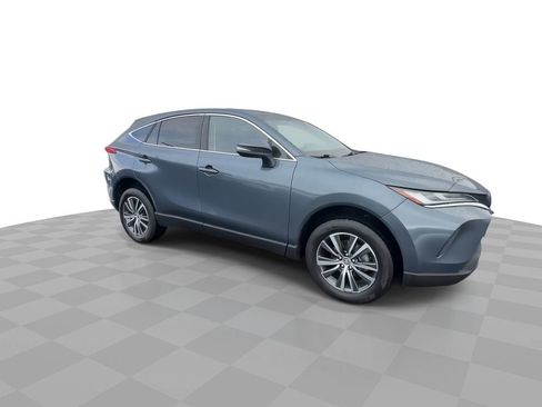 Used 2024 Toyota Venza LE image 9