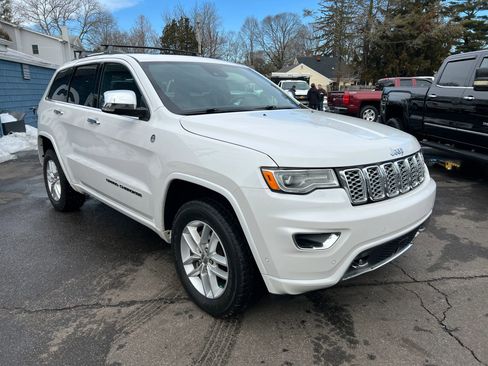 Used 2018 Jeep Grand Cherokee Overland image 5