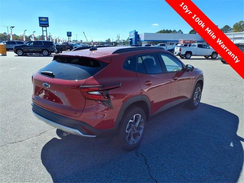 New 2026 Chevrolet Trax LT w/ Driver Confidence Package image 5