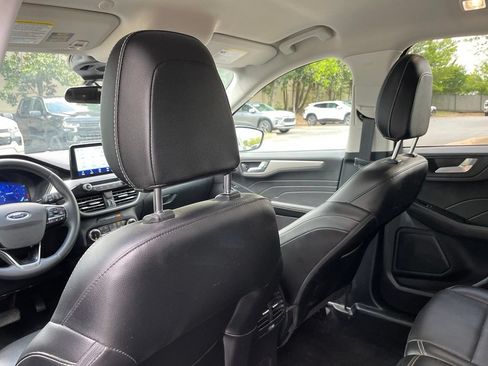 Used 2022 Ford Escape SEL w/ Technology Package FWD image 27