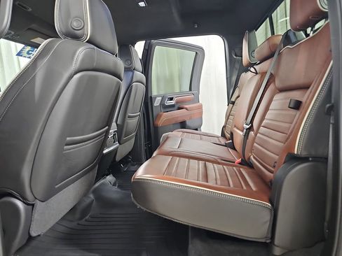 Used 2025 GMC Sierra 2500 Denali Ultimate image 17
