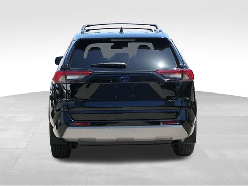 Used 2024 Toyota RAV4 SE w/ Convenience Package AWD/4WD image 5