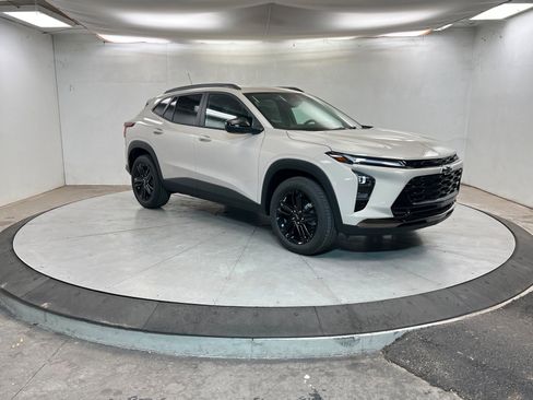 New 2026 Chevrolet Trax ACTIV w/ Sunroof Package image 8