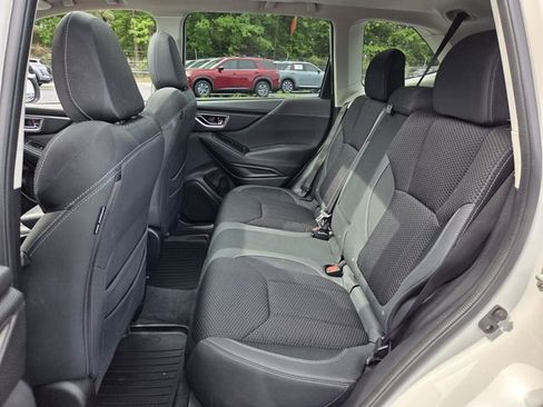 Used 2022 Subaru Forester Premium AWD/4WD image 10