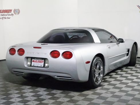 Used 1998 Chevrolet Corvette Coupe w/ Roof Pkg RWD image 5