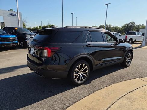 New 2026 Ford Explorer ST-Line RWD image 11