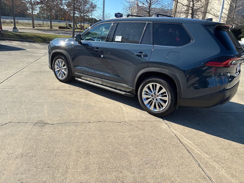 New 2026 Toyota Grand Highlander Platinum image 3