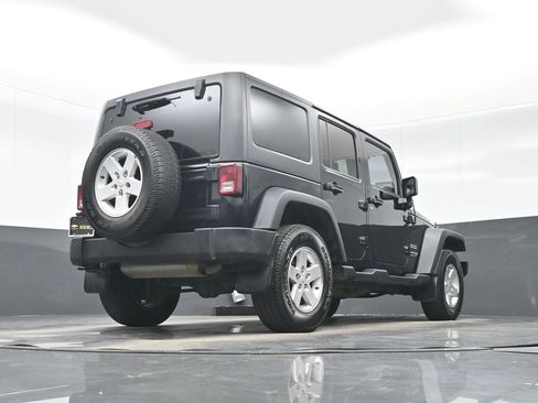 Used 2018 Jeep Wrangler Unlimited Sport S AWD/4WD image 30