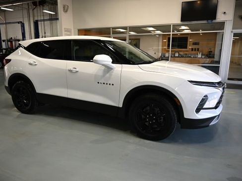 Used 2023 Chevrolet Blazer LT w/ Driver Confidence Package image 4