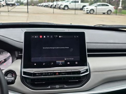 Used 2024 Jeep Compass Limited image 19