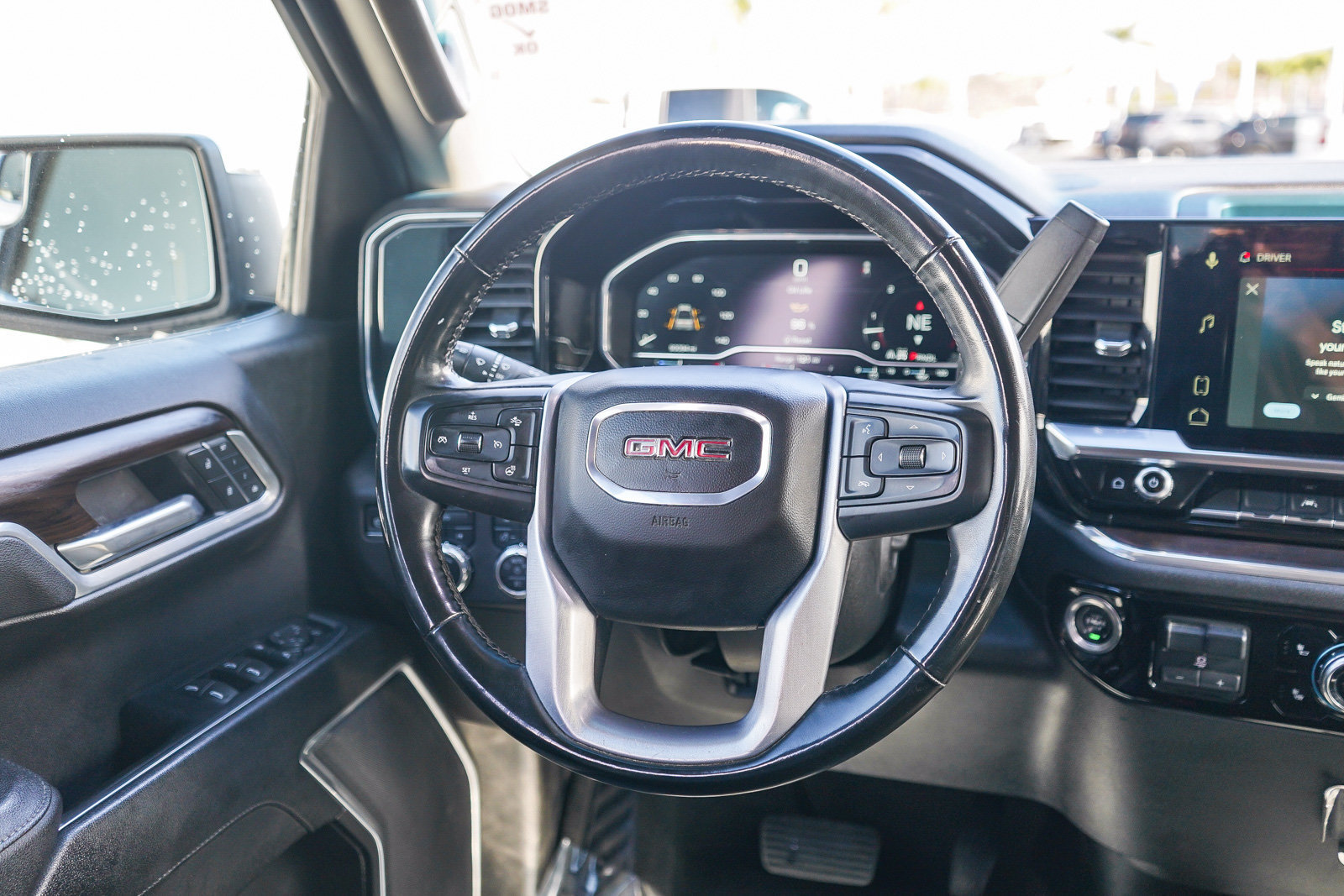 Used 2025 GMC Sierra 1500 SLT AWD/4WD image 15